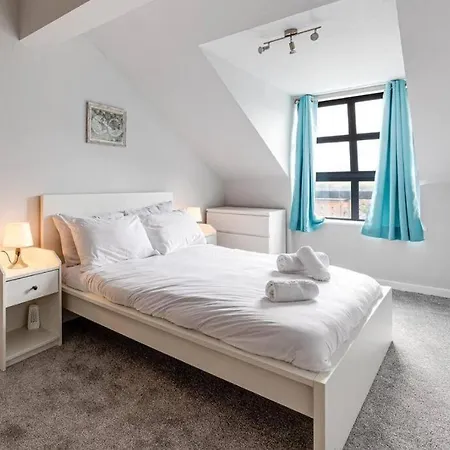 Large 2 Bed 2 Bath Central Манчестер Экстерьер фото