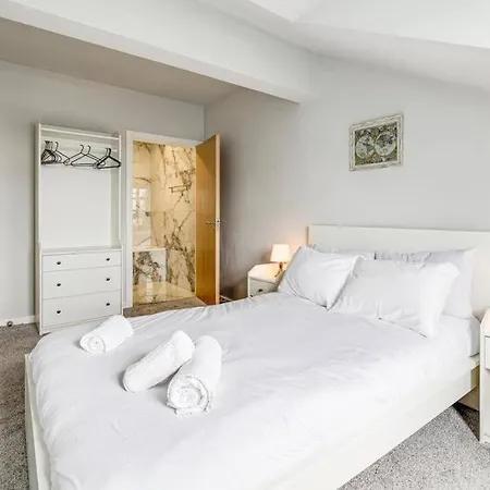 Large 2 Bed 2 Bath Central Манчестер Экстерьер фото