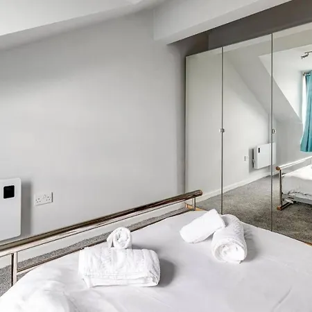Large 2 Bed 2 Bath Central Манчестер Экстерьер фото