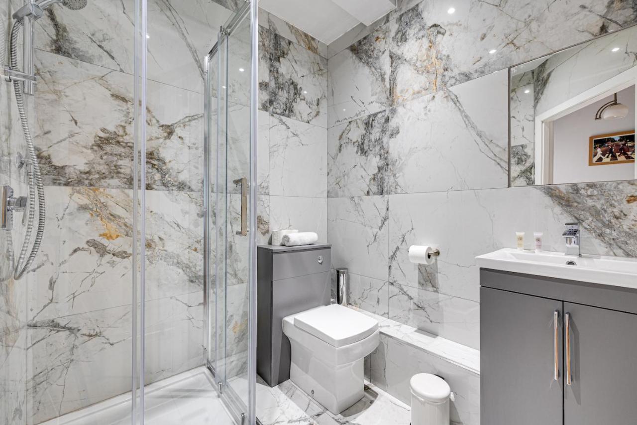 Large 2 Bed 2 Bath Апартаменты *