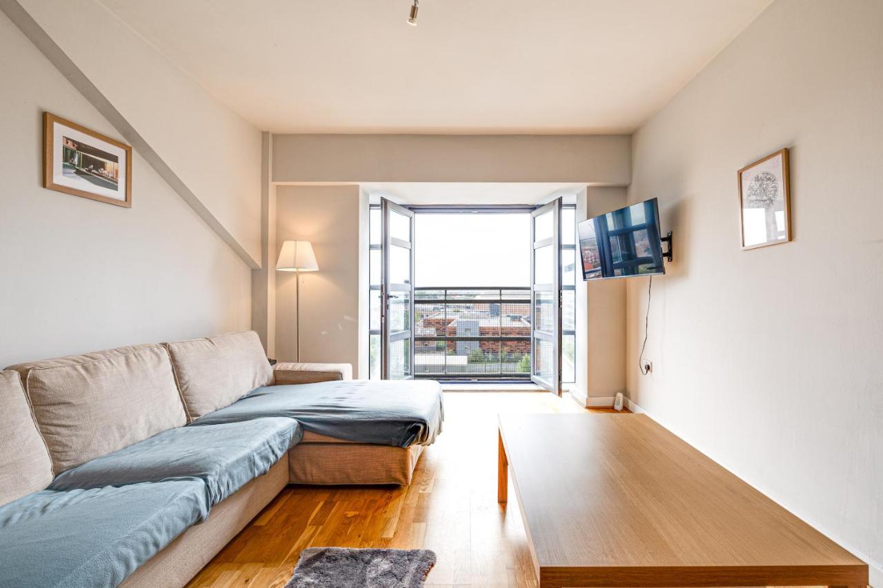 Апартаменты Large 2 Bed 2 Bath Манчестер