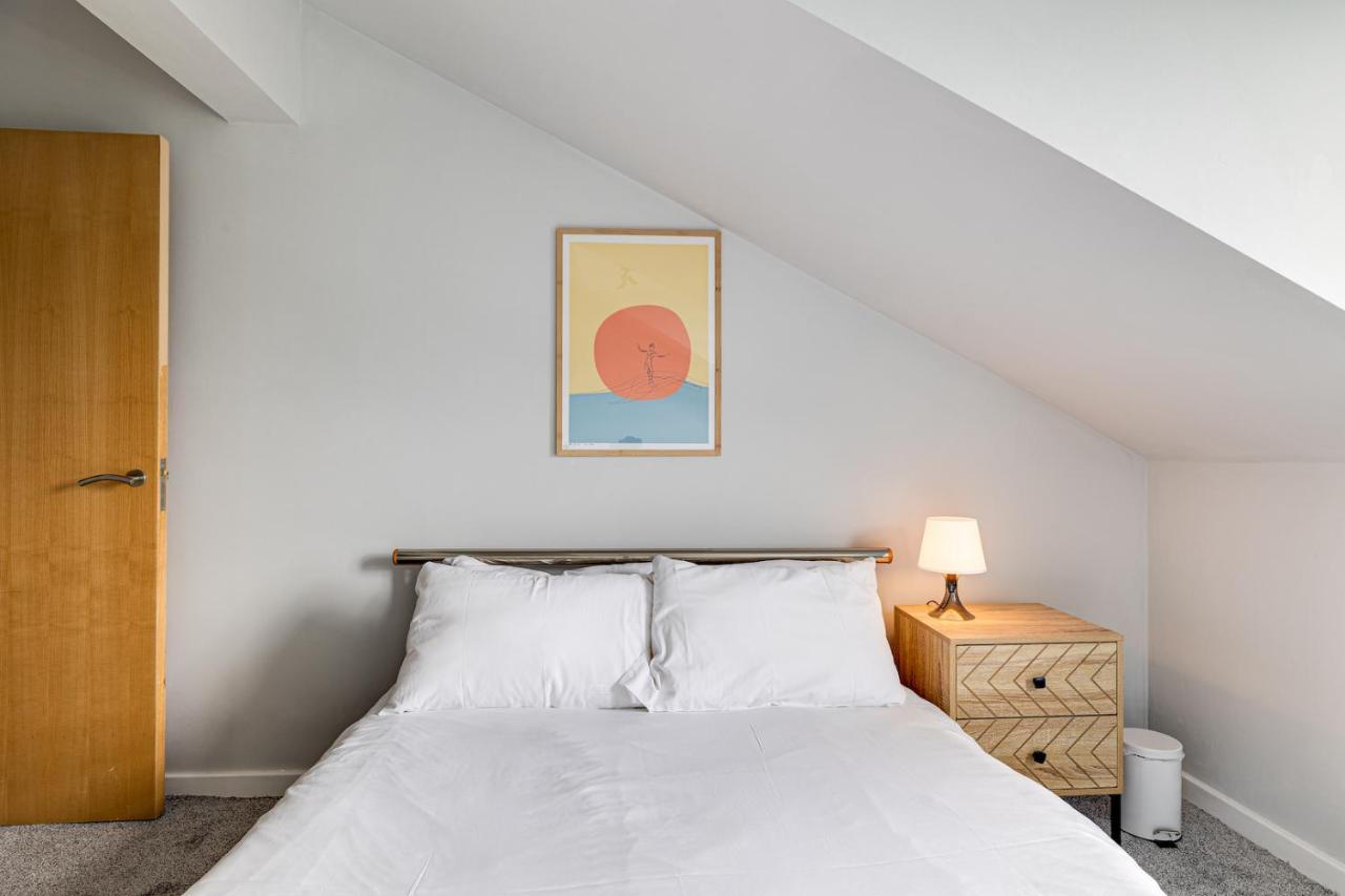 Large 2 Bed 2 Bath Апартаменты *