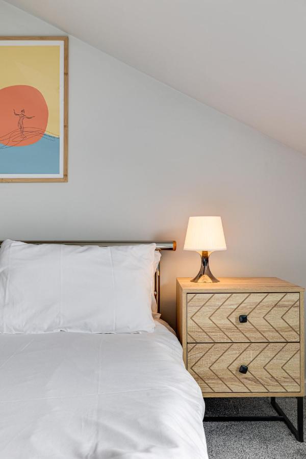 Large 2 Bed 2 Bath Манчестер