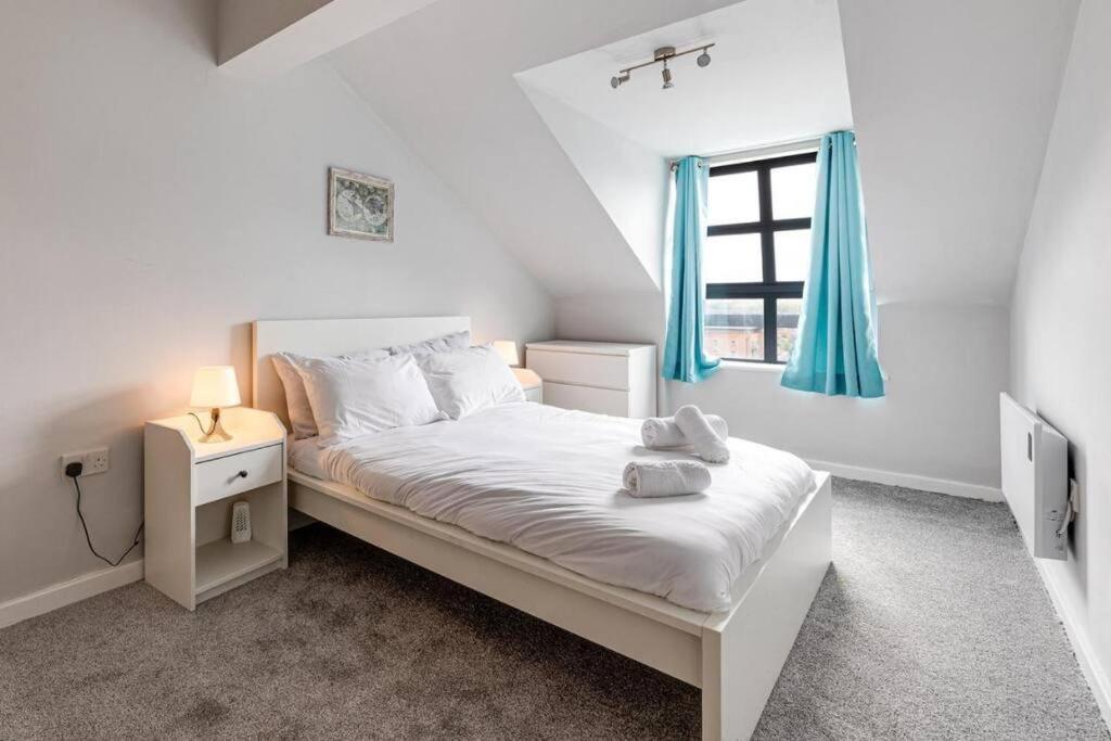 Large 2 Bed 2 Bath Апартаменты *