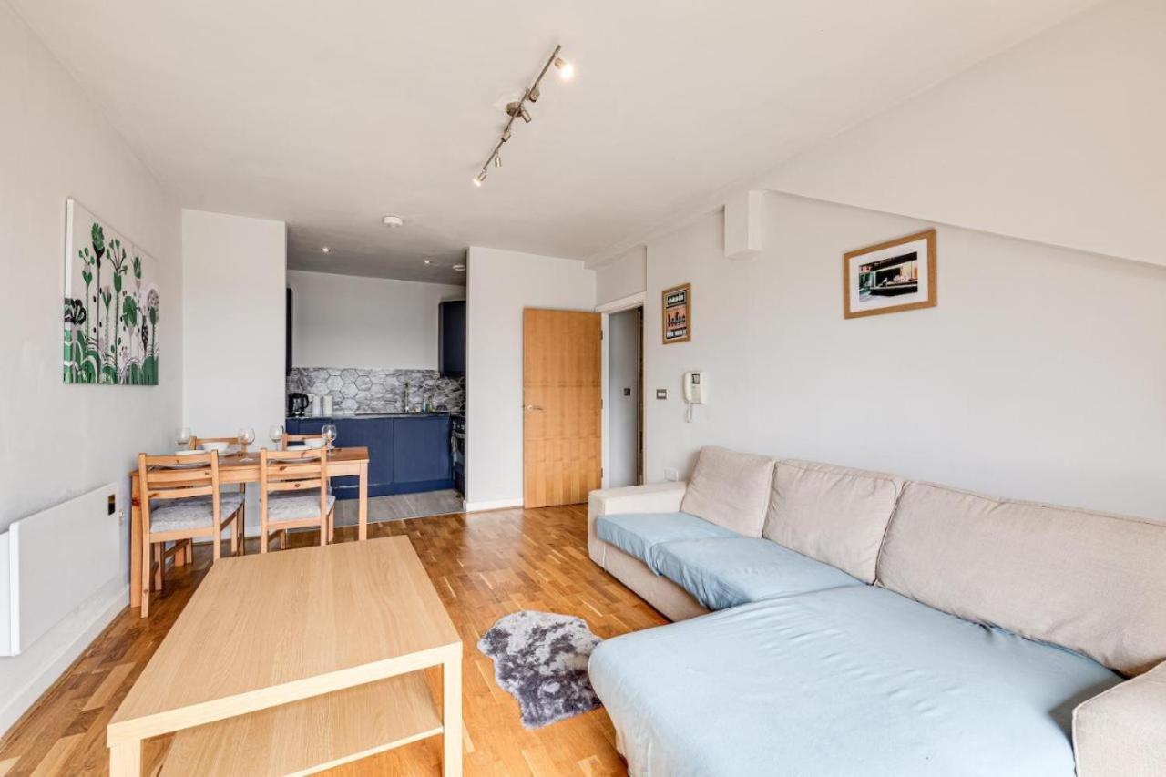 Large 2 Bed 2 Bath * Манчестер